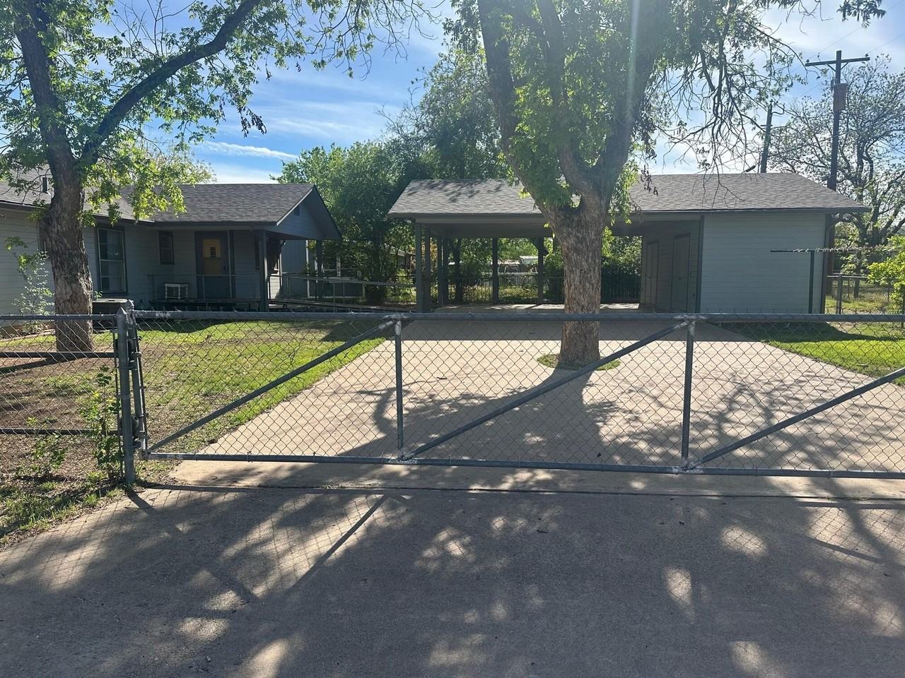 2302 W Avenue L - Photo 3 of 16