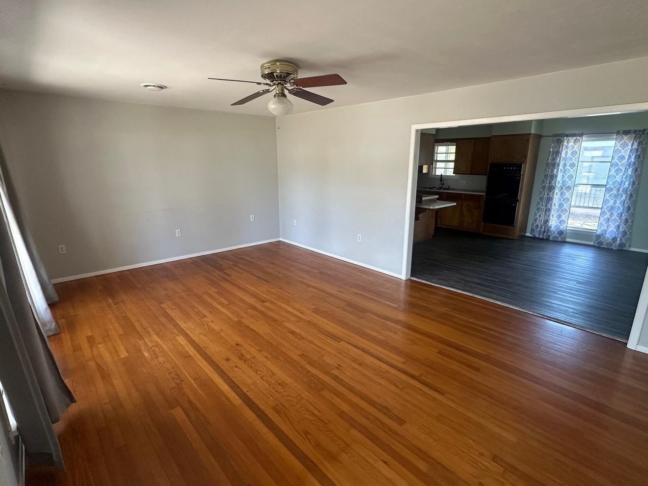 2302 W Avenue L - Photo 4 of 16