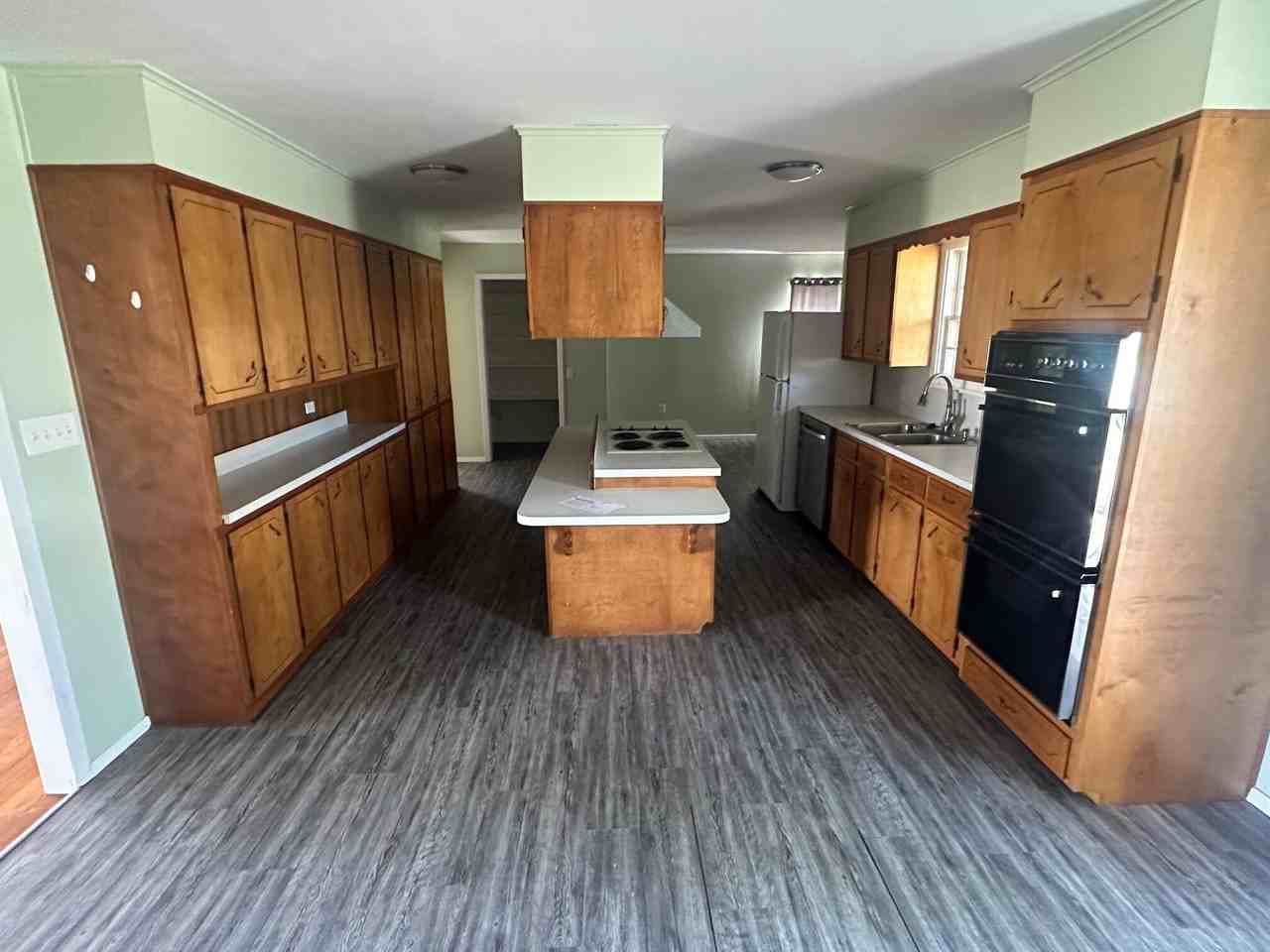 2302 W Avenue L - Photo 6 of 16