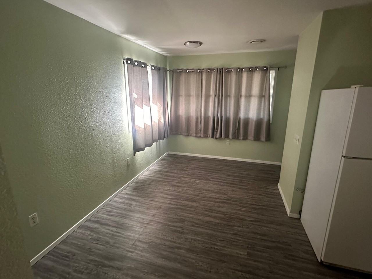 2302 W Avenue L - Photo 7 of 16