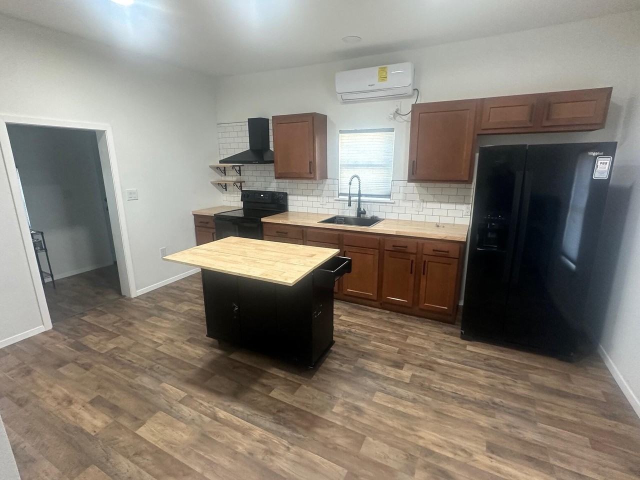 312 E 23rd St - Photo 4 of 11