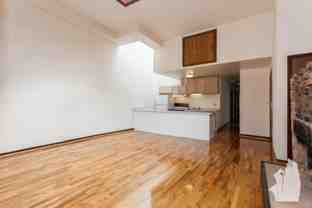 2521 N Lincoln Ave - Photo 1 of 1