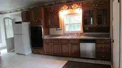 225 W Main St - Photo 3 of 30