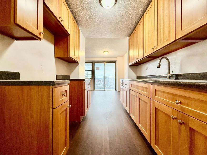 880 Colgate Ave - Photo 7 of 10