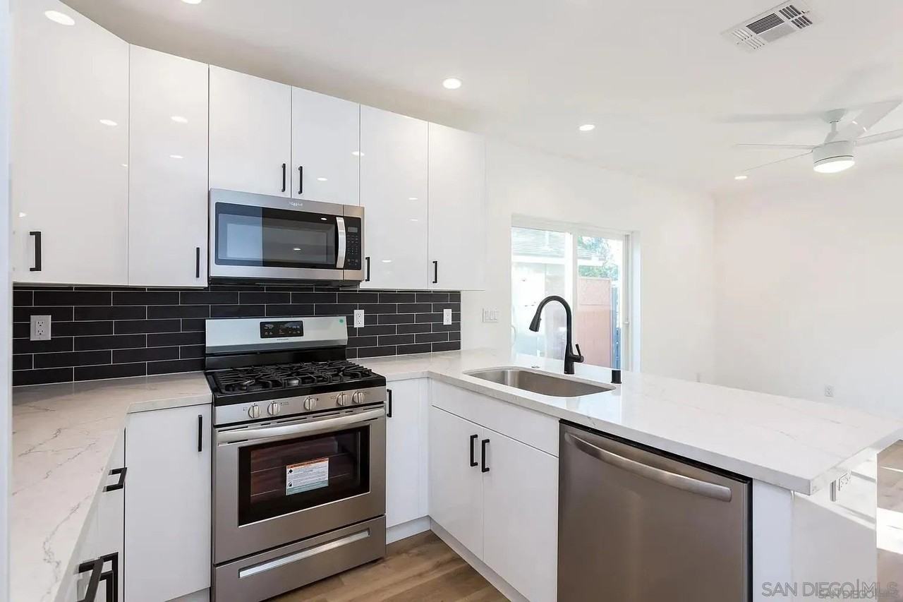 5721 Campanile Way - Photo 3 of 15