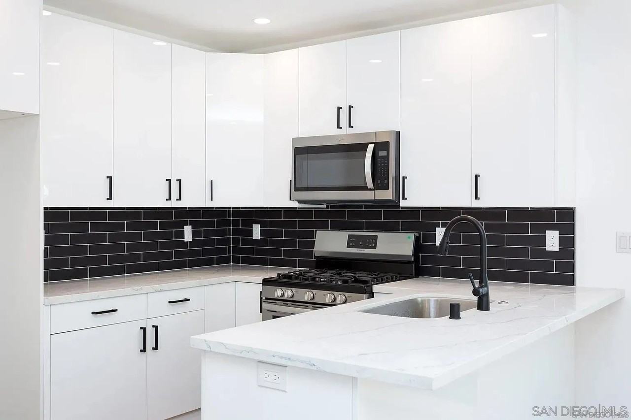 5721 Campanile Way - Photo 4 of 15