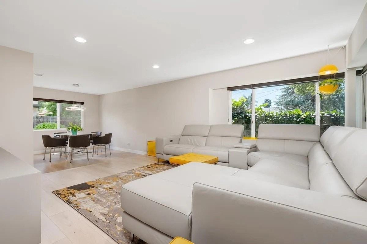 1516 Encino Ave Apt B - Photo 6 of 33