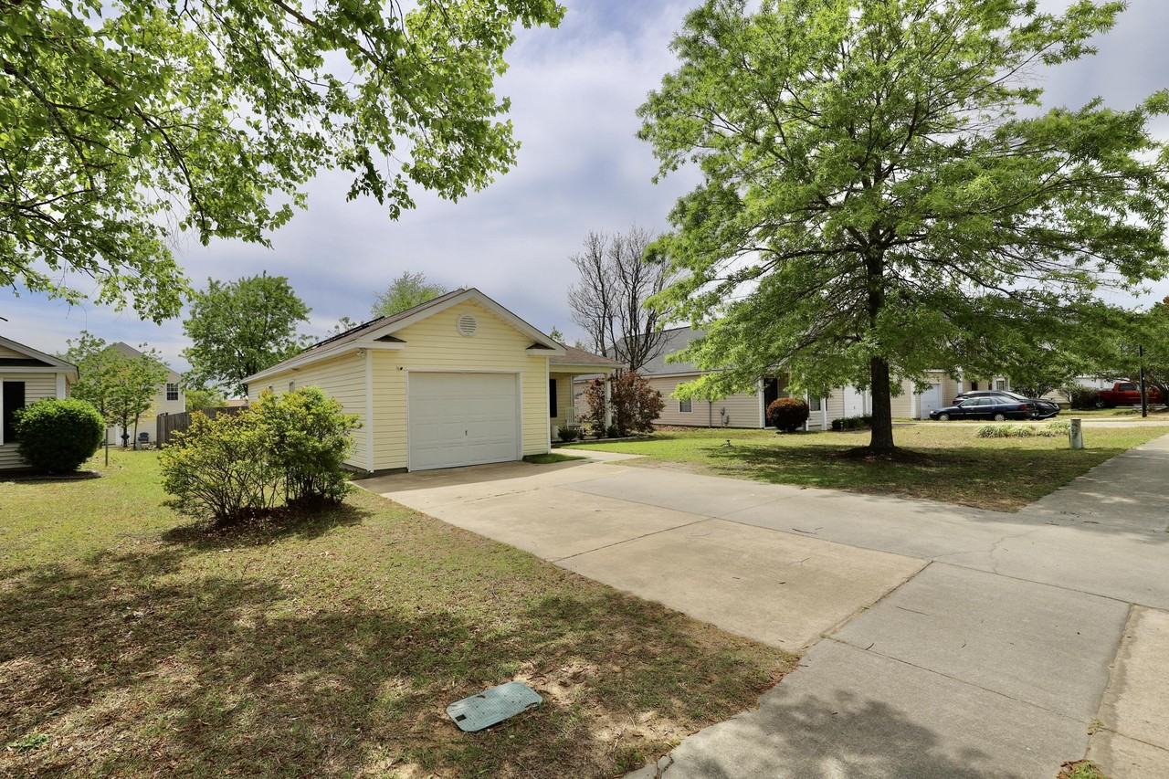 1116 Waverly Place Dr - Photo 2 of 50