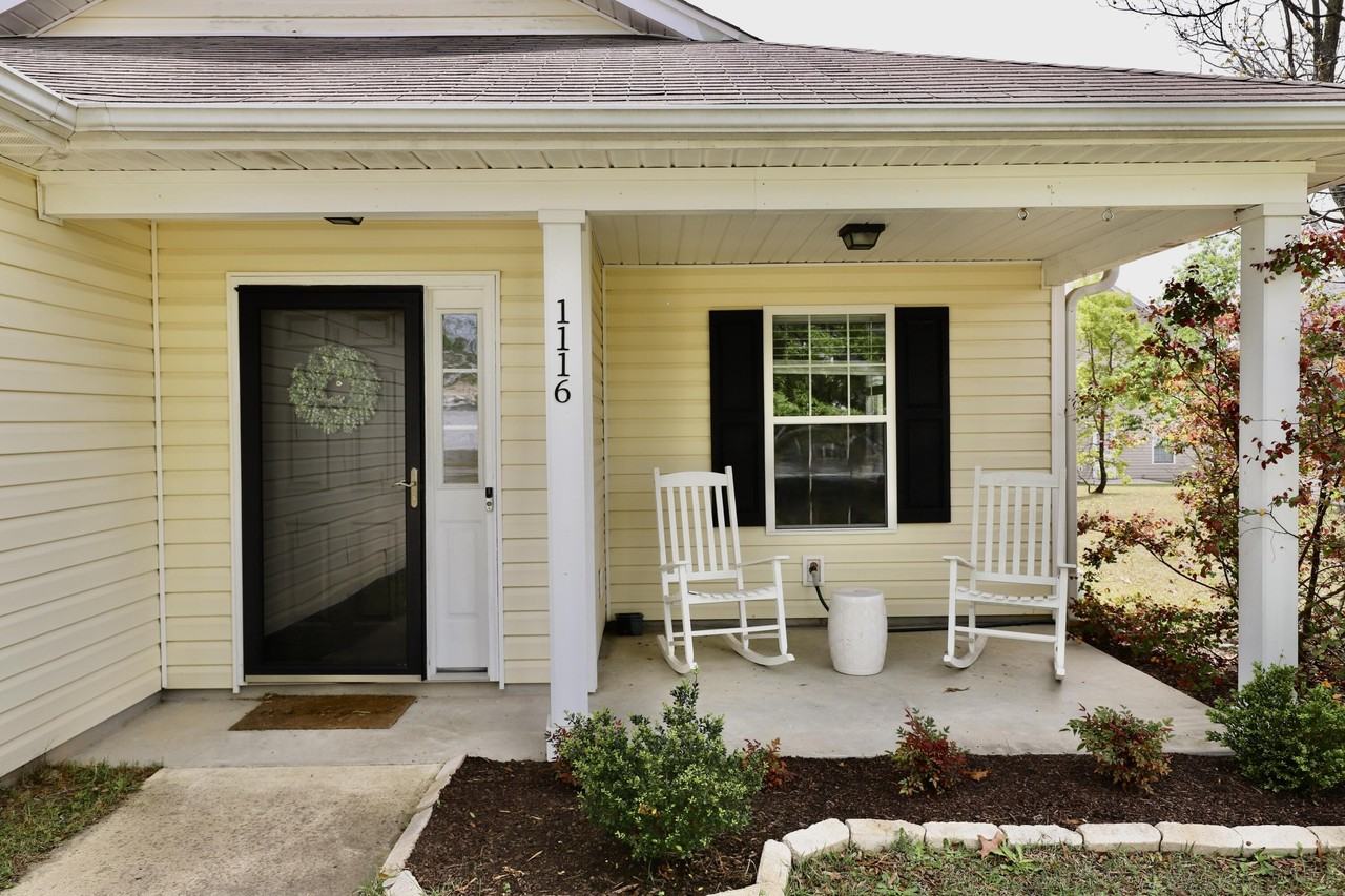 1116 Waverly Place Dr - Photo 5 of 50