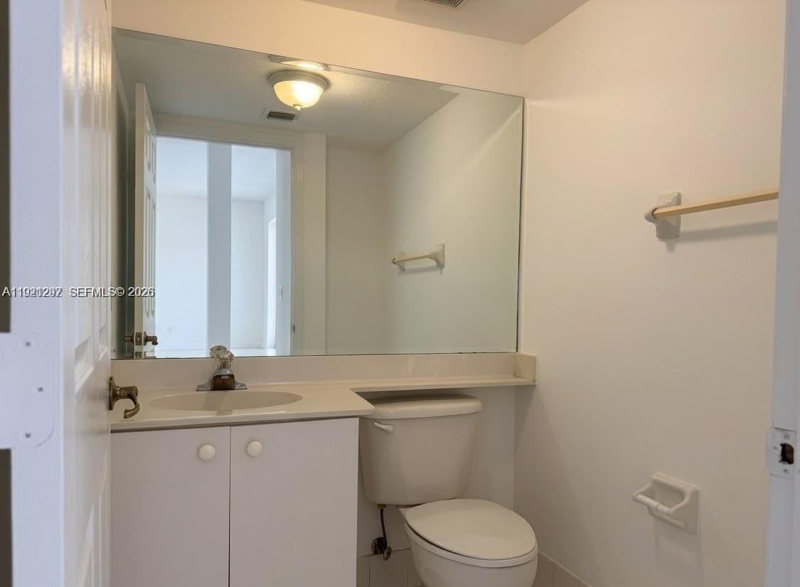 11541 Nw 68th Ter - Photo 5 of 8