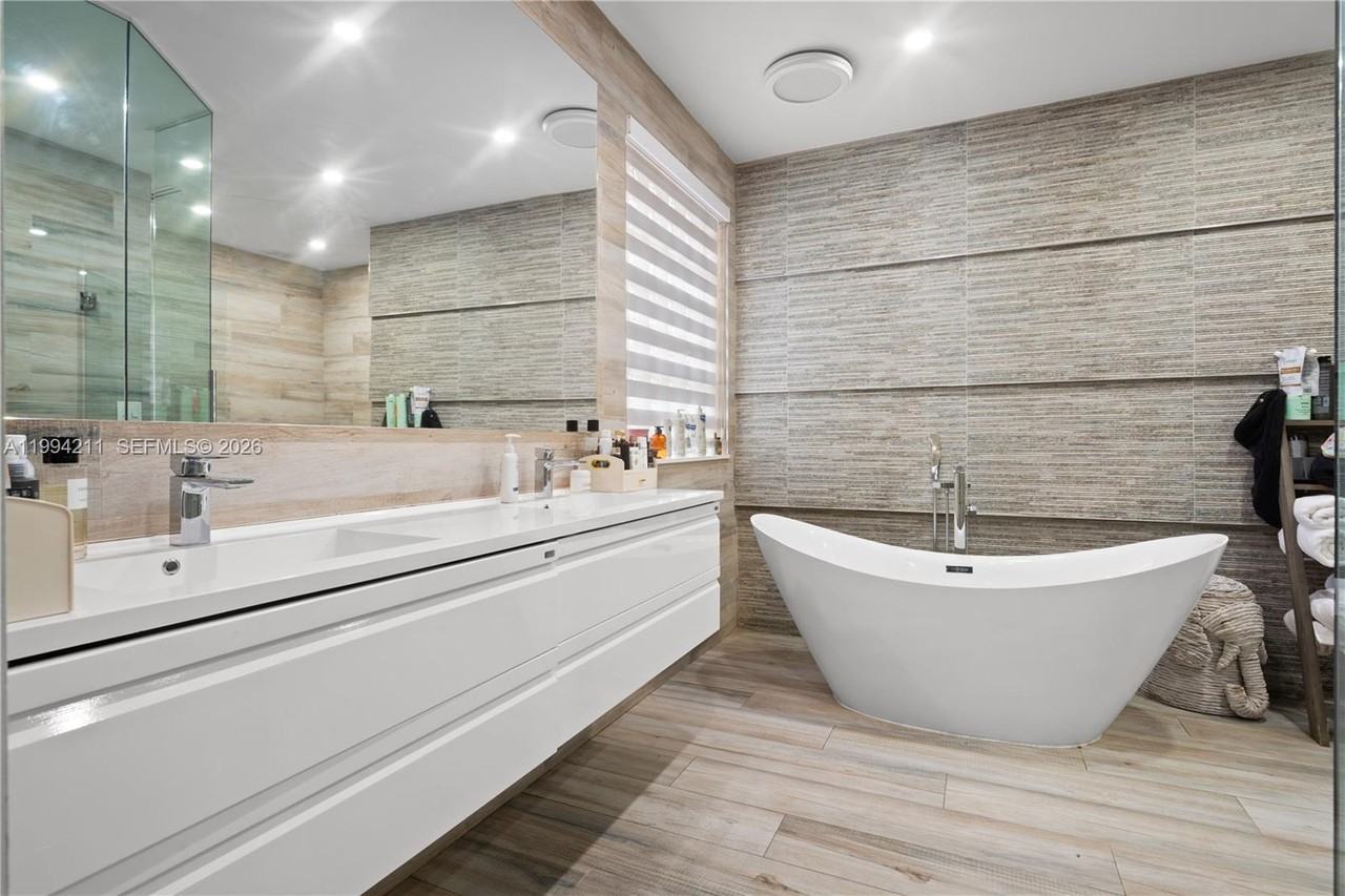 3634 Sw 156th Ct - Photo 4 of 8