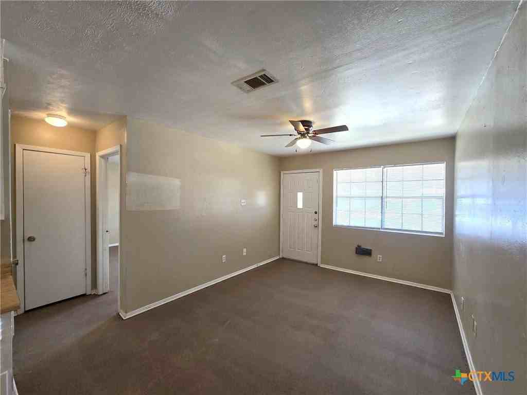 606 Westview Cir #B - Photo 2 of 15