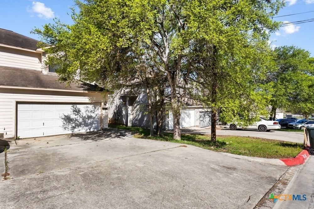 832 Sagewood Trl - Photo 2 of 24