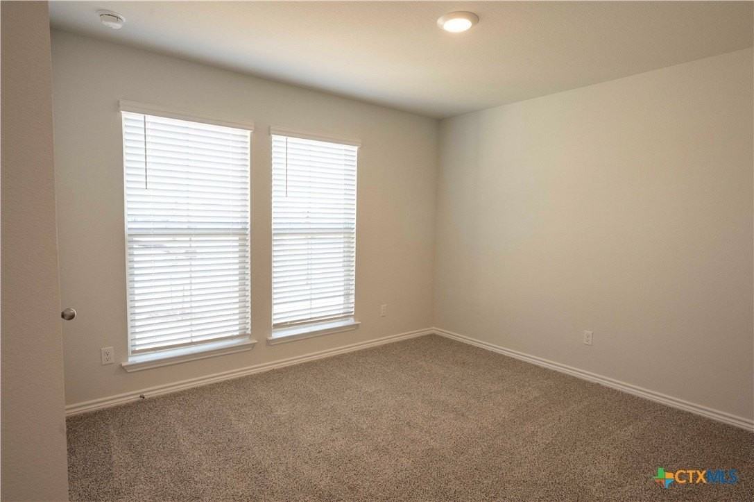 3701 Moffat Ct - Photo 5 of 17