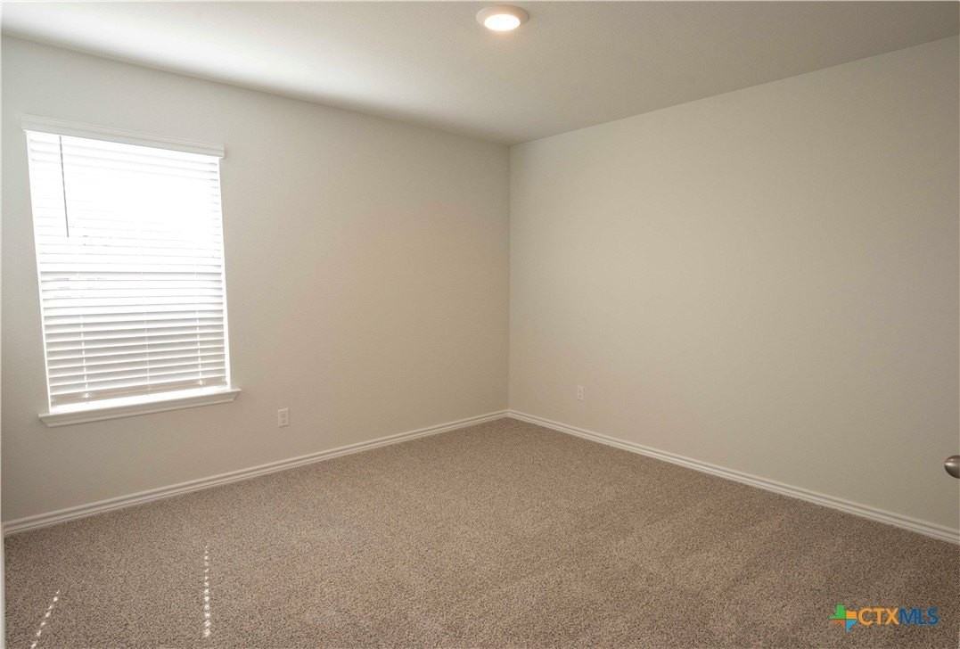 3701 Moffat Ct - Photo 6 of 17