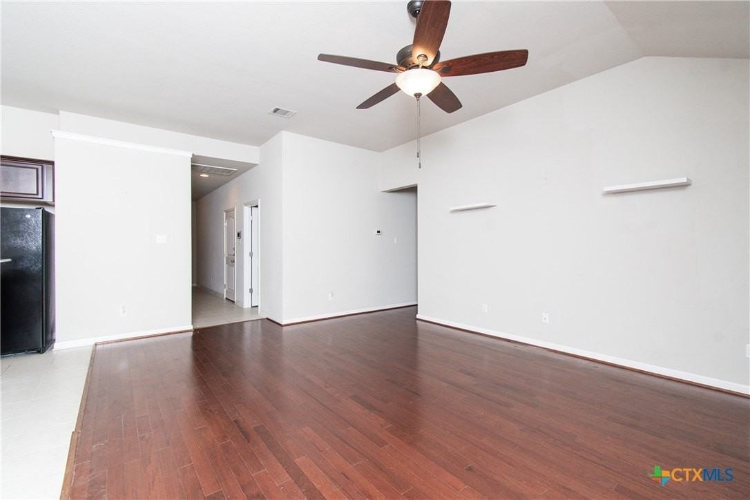 136 Mistflower Ln - Photo 4 of 20