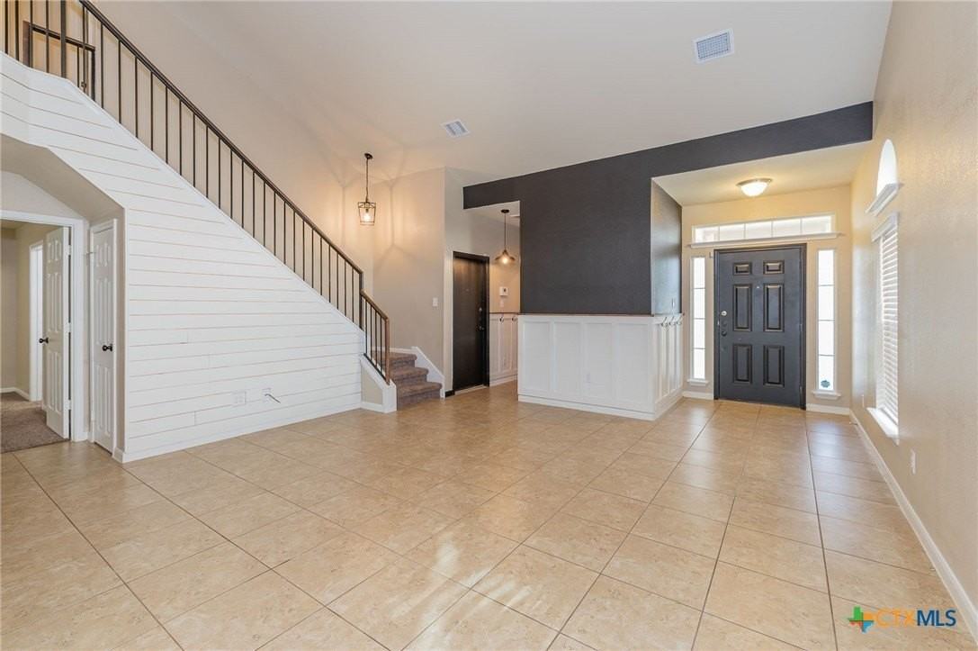 146 Linden Ln - Photo 6 of 32