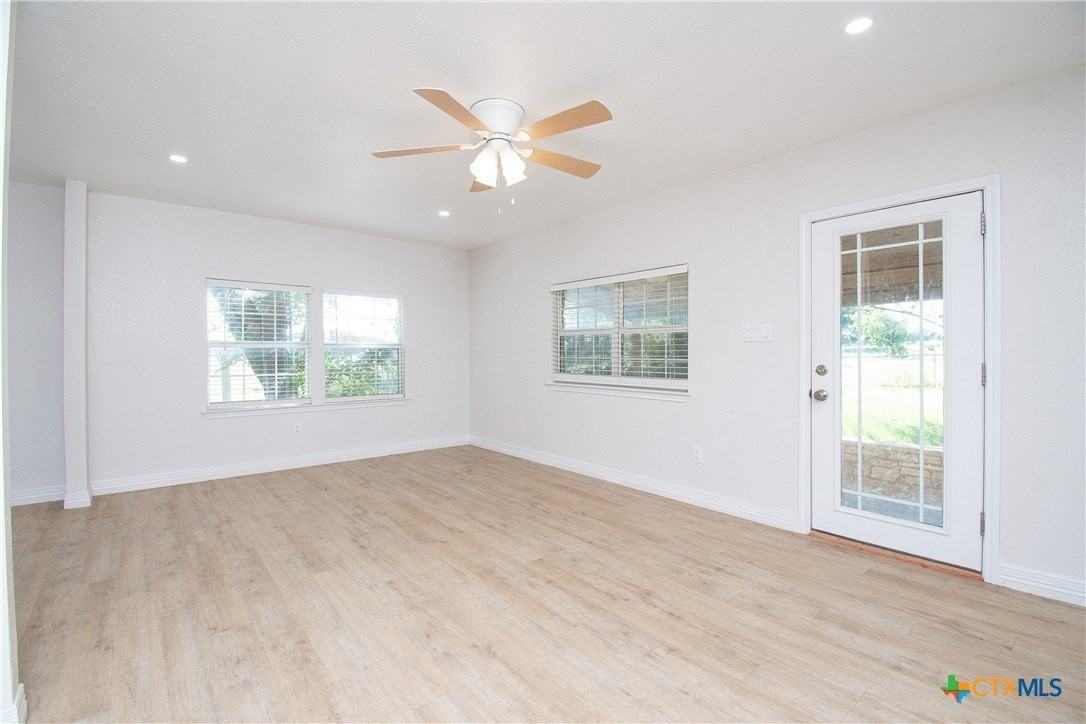 199 Apache Springs Rd - Photo 3 of 28