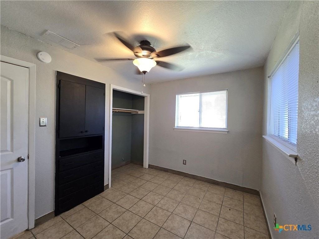 212 E Valley Rd - Photo 5 of 17