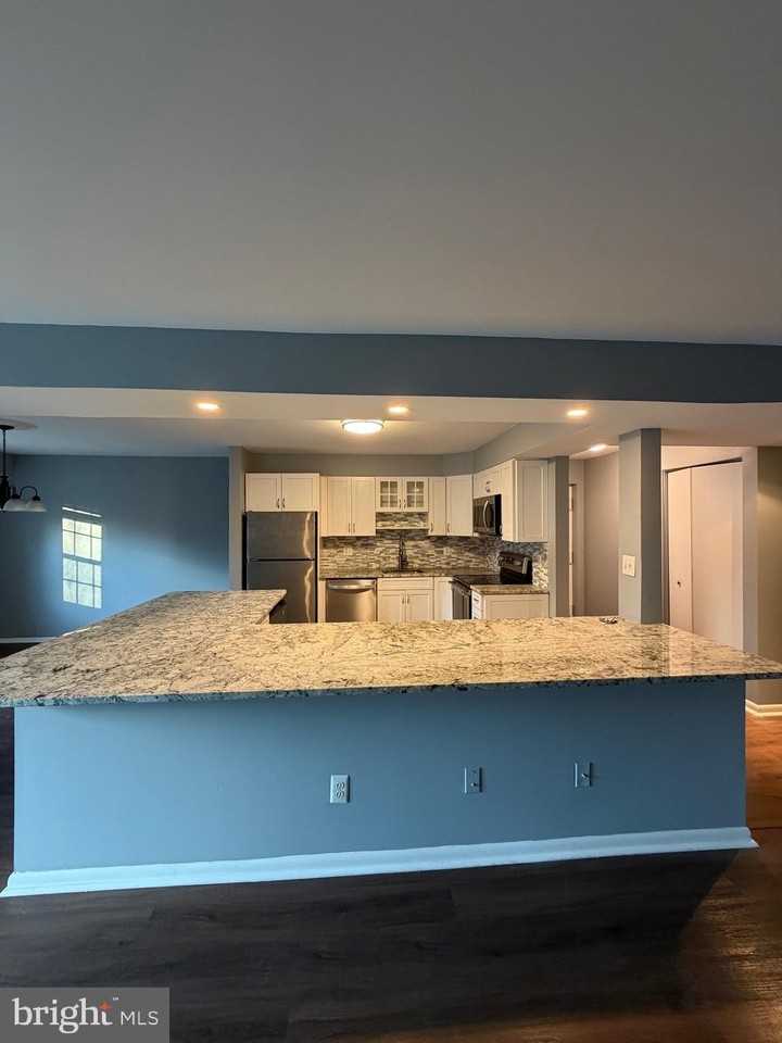 117 Castletown Rd Unit 302 - Photo 2 of 15