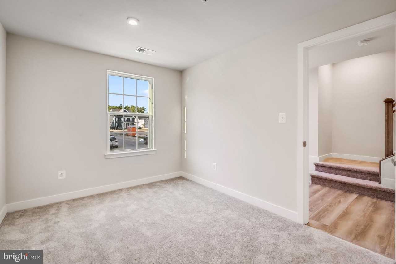 10611 Sundridge St - Photo 3 of 30