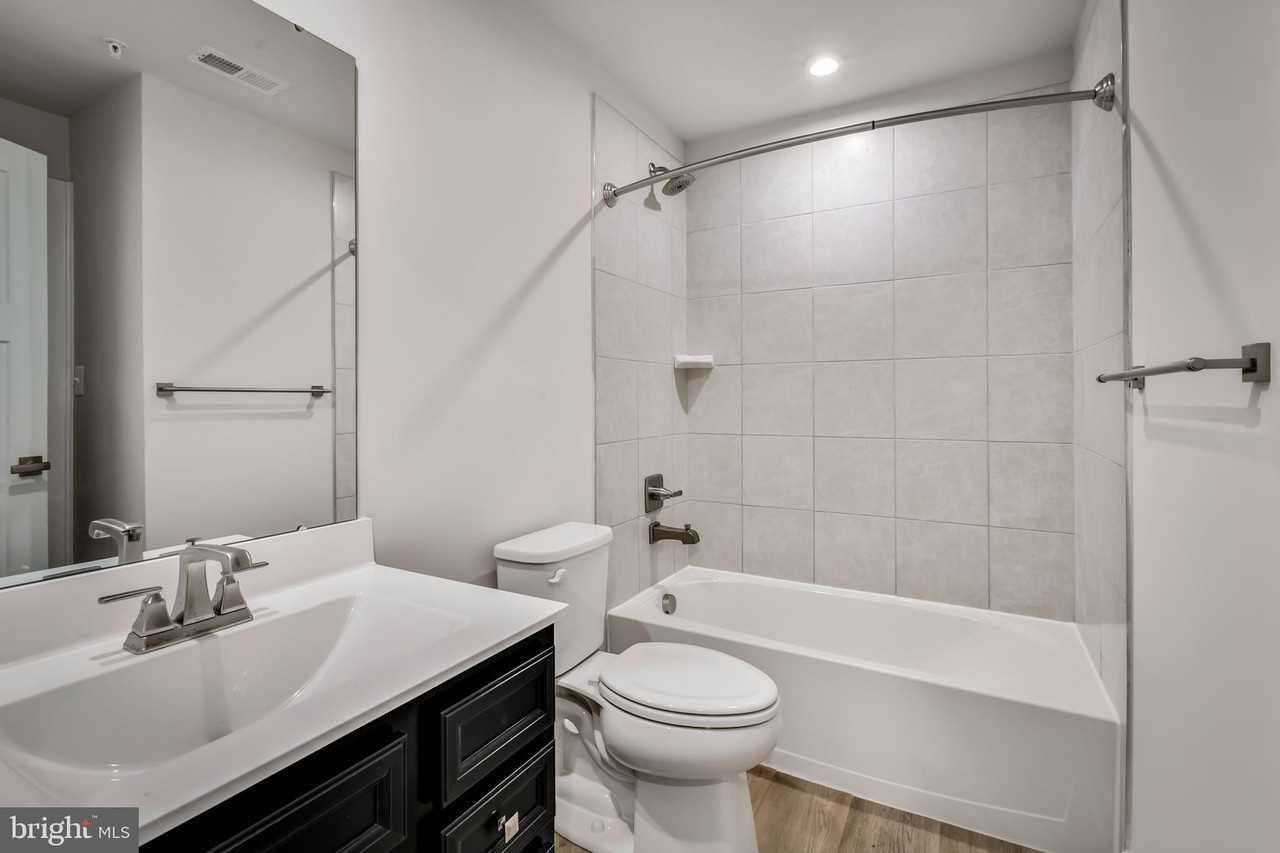 10611 Sundridge St - Photo 5 of 30