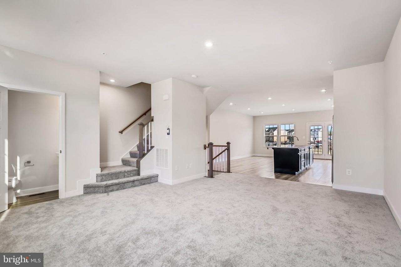 10611 Sundridge St - Photo 7 of 30