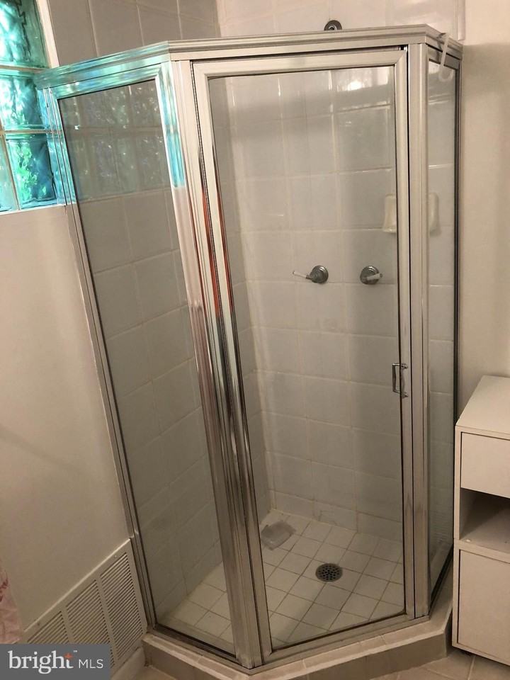 9700 Kenmore Dr Unit 2 - Photo 6 of 15