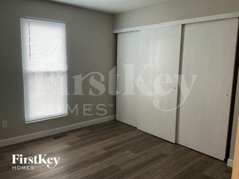 5216 Frisco Dr - Photo 7 of 10