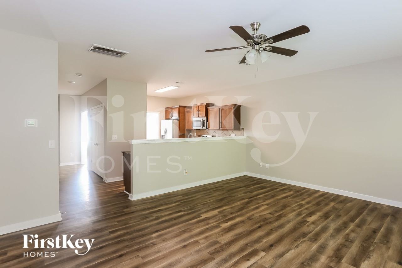 303 Landis Oak Way - Photo 4 of 19