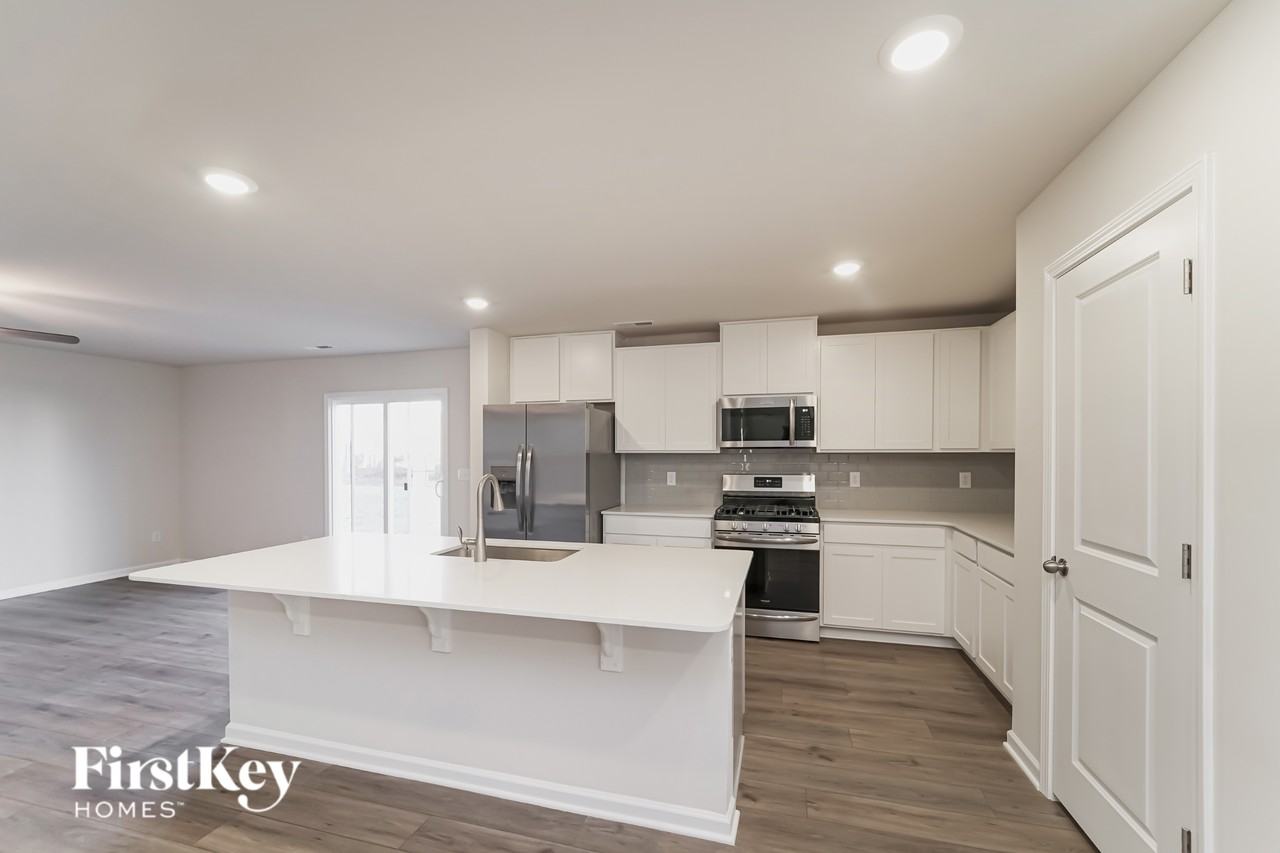 381 Hollingswood Dr - Photo 6 of 16