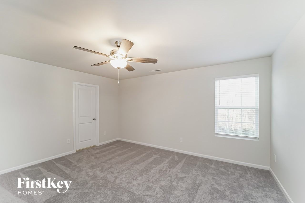 381 Hollingswood Dr - Photo 7 of 16