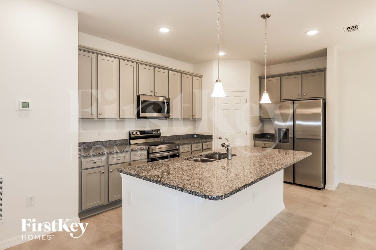 515 Crown Rose Dr - Photo 6 of 16