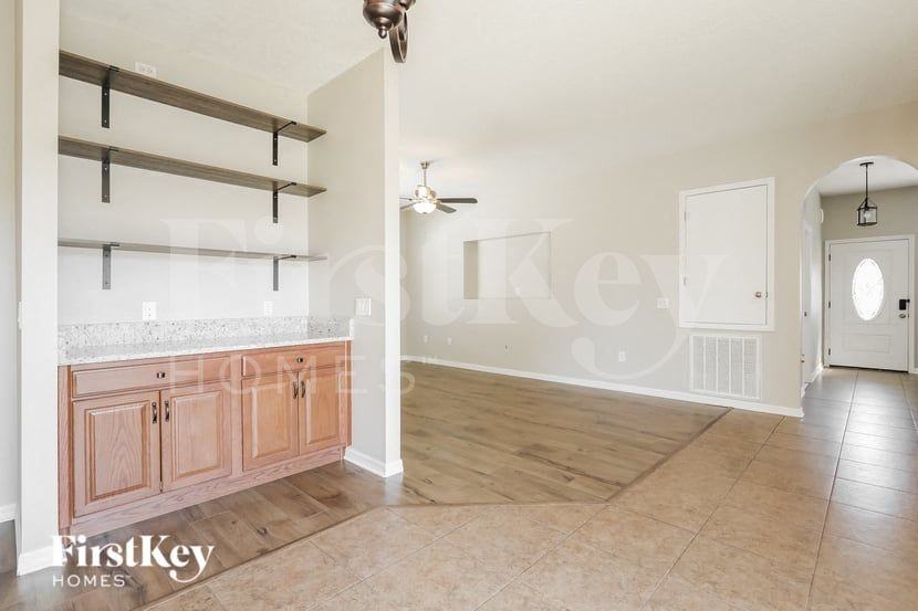 6 Llobell Pl - Photo 5 of 15