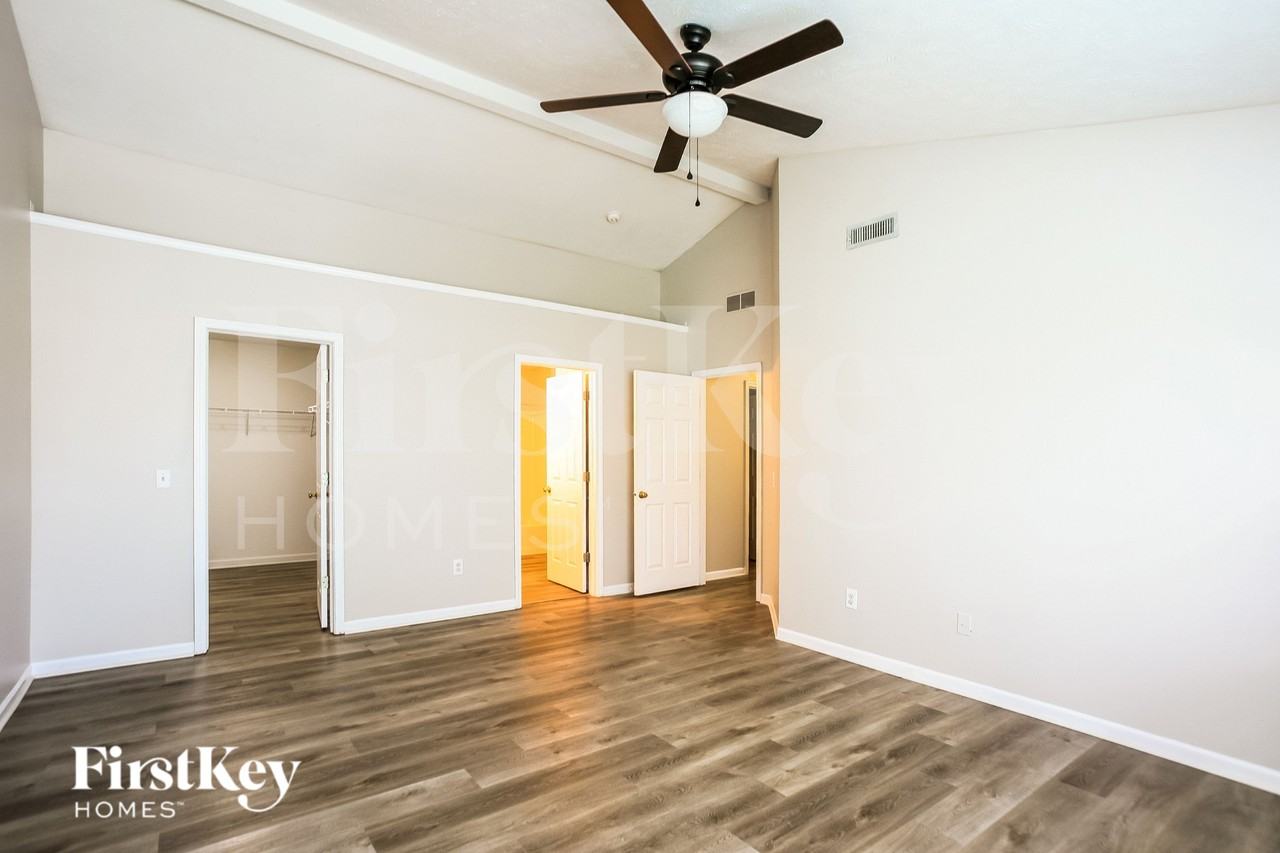 8438 Aviva Ln - Photo 7 of 15