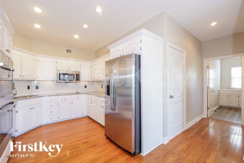 5836 Noreston St - Photo 6 of 15