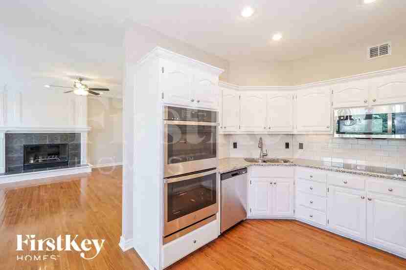 5836 Noreston St - Photo 7 of 15