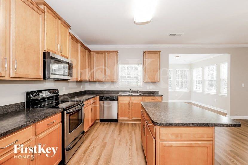 4006 Linville Falls Ln - Photo 7 of 15