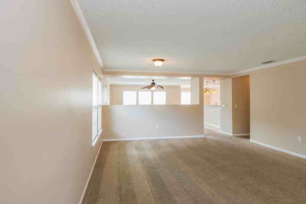 1417 Heather Ct - Photo 2 of 15