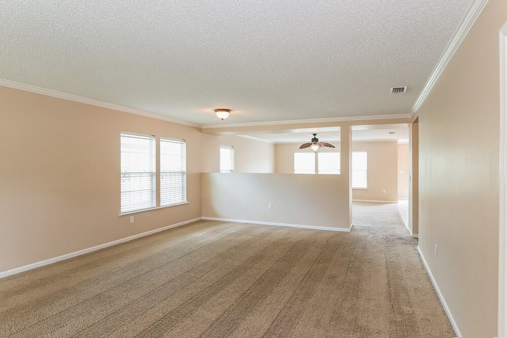 1417 Heather Ct - Photo 4 of 15