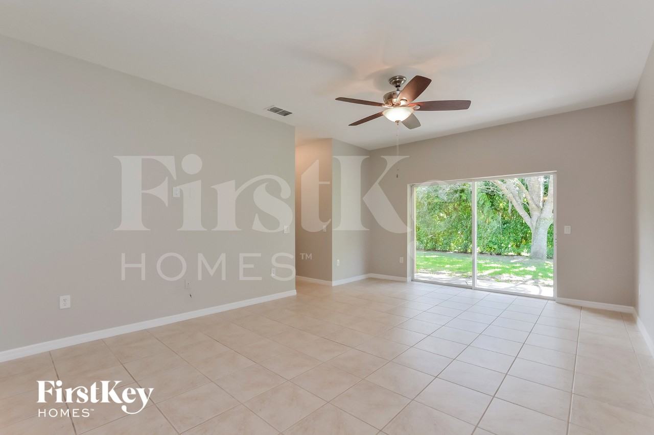 4087 Fitzroy Reef Dr - Photo 4 of 15