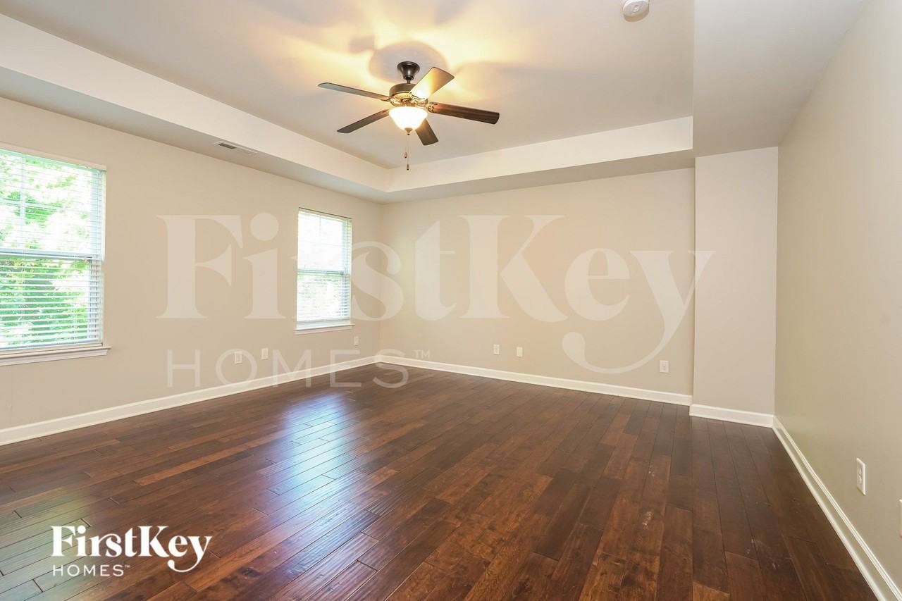 264 Water Mill Rd - Photo 4 of 16