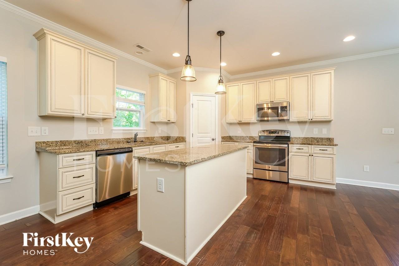 264 Water Mill Rd - Photo 6 of 16