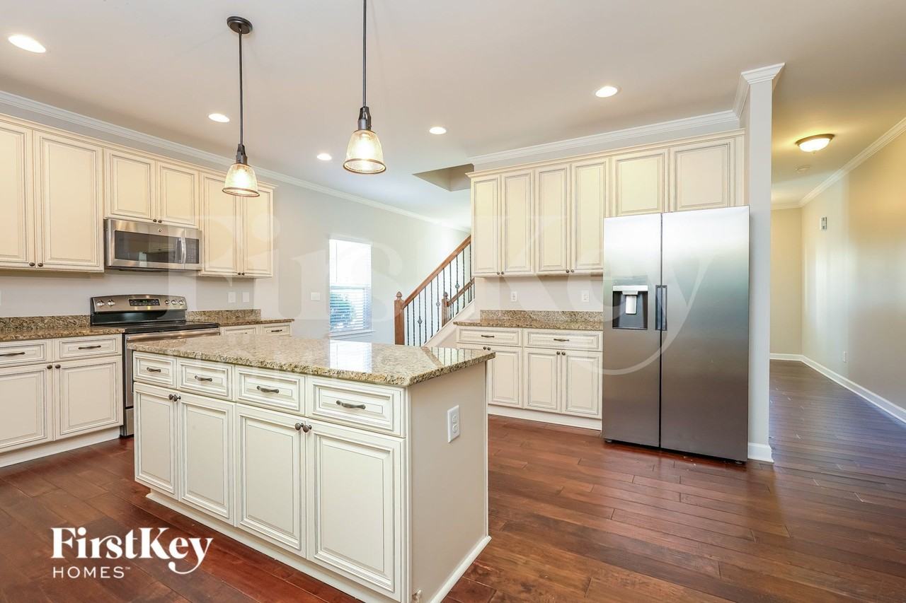 264 Water Mill Rd - Photo 7 of 16