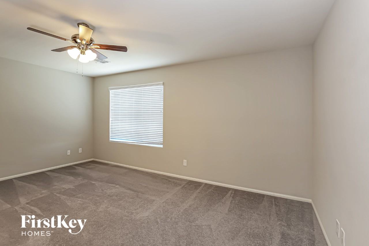 3628 Monkfish Ct - Photo 7 of 15