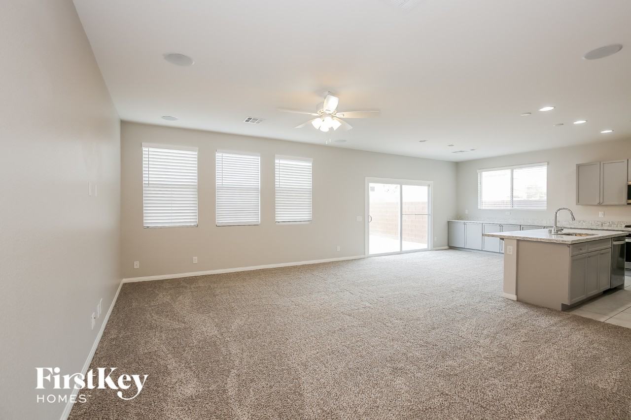 4556 Amberley Ridge Ave - Photo 3 of 15