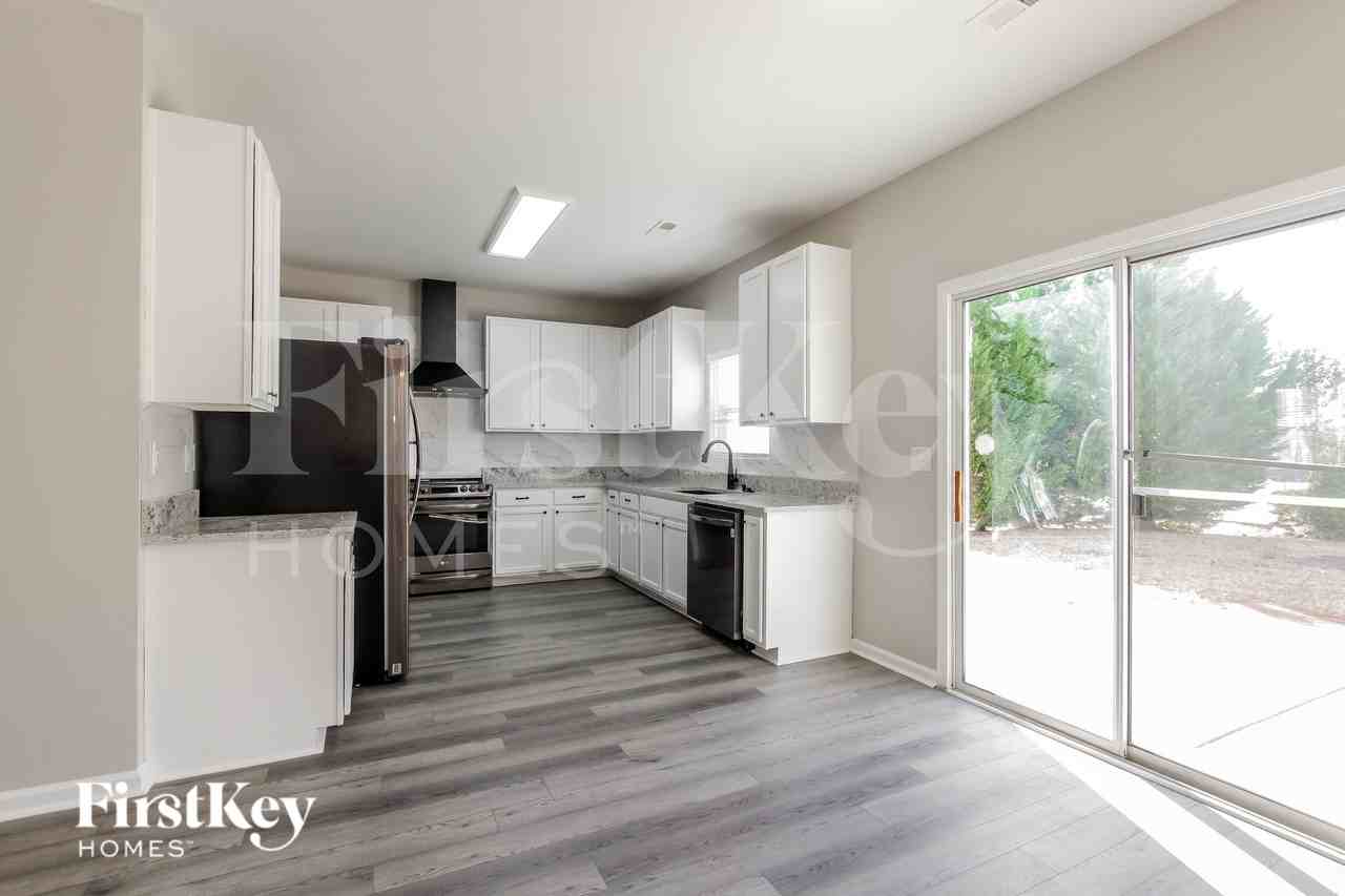7421 Lamplighter Close Dr - Photo 6 of 15