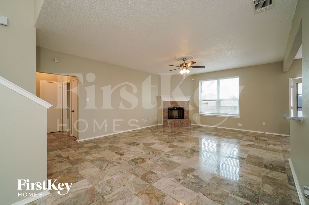 8024 Mourning Dove Dr - Photo 3 of 15