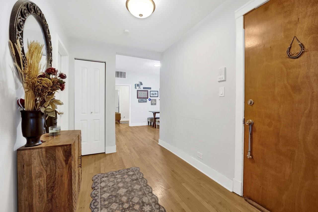 3226 W Potomac Ave #1F - Photo 6 of 8