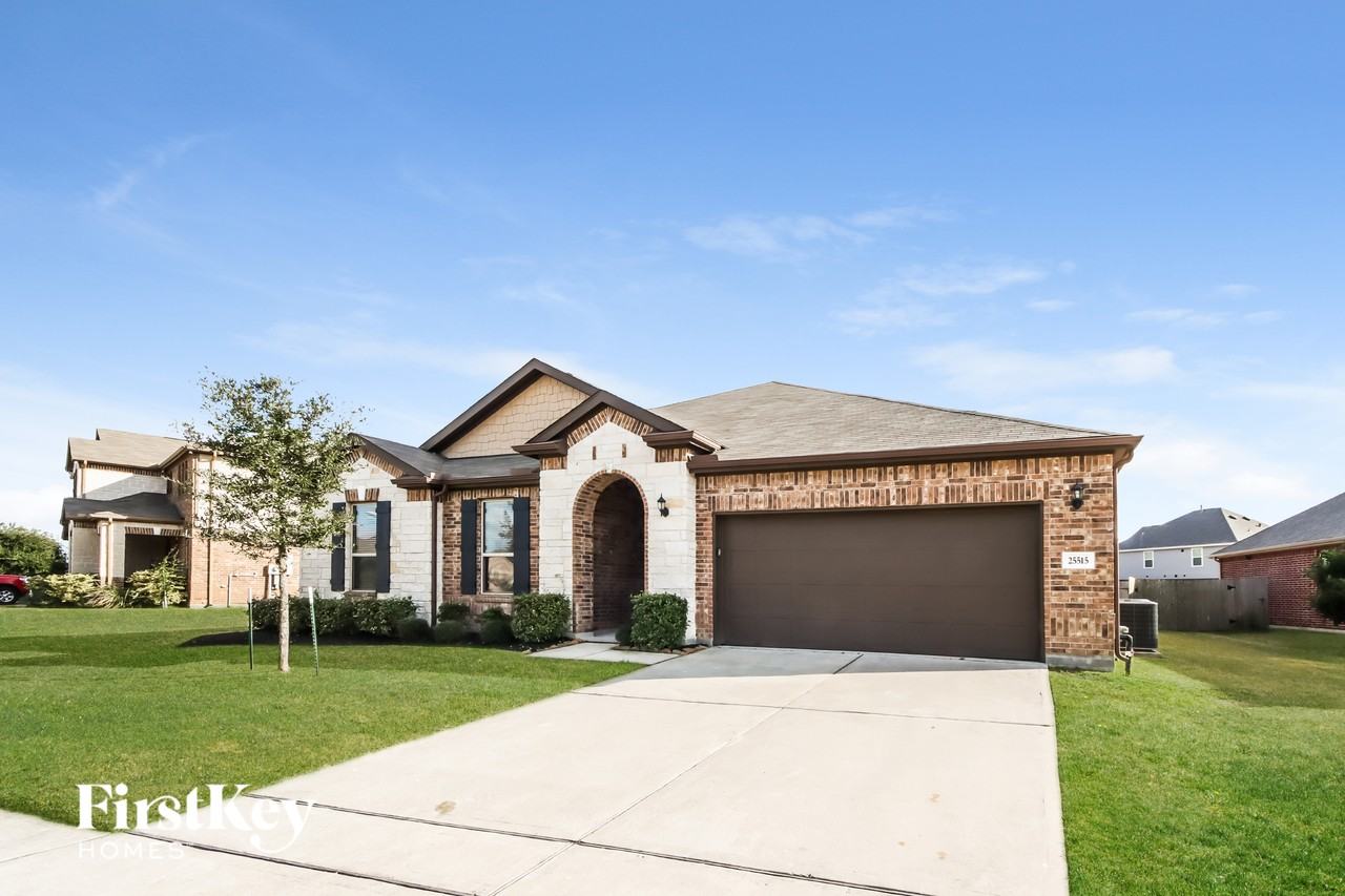 25515 Kensington Lake Dr - Photo 2 of 15